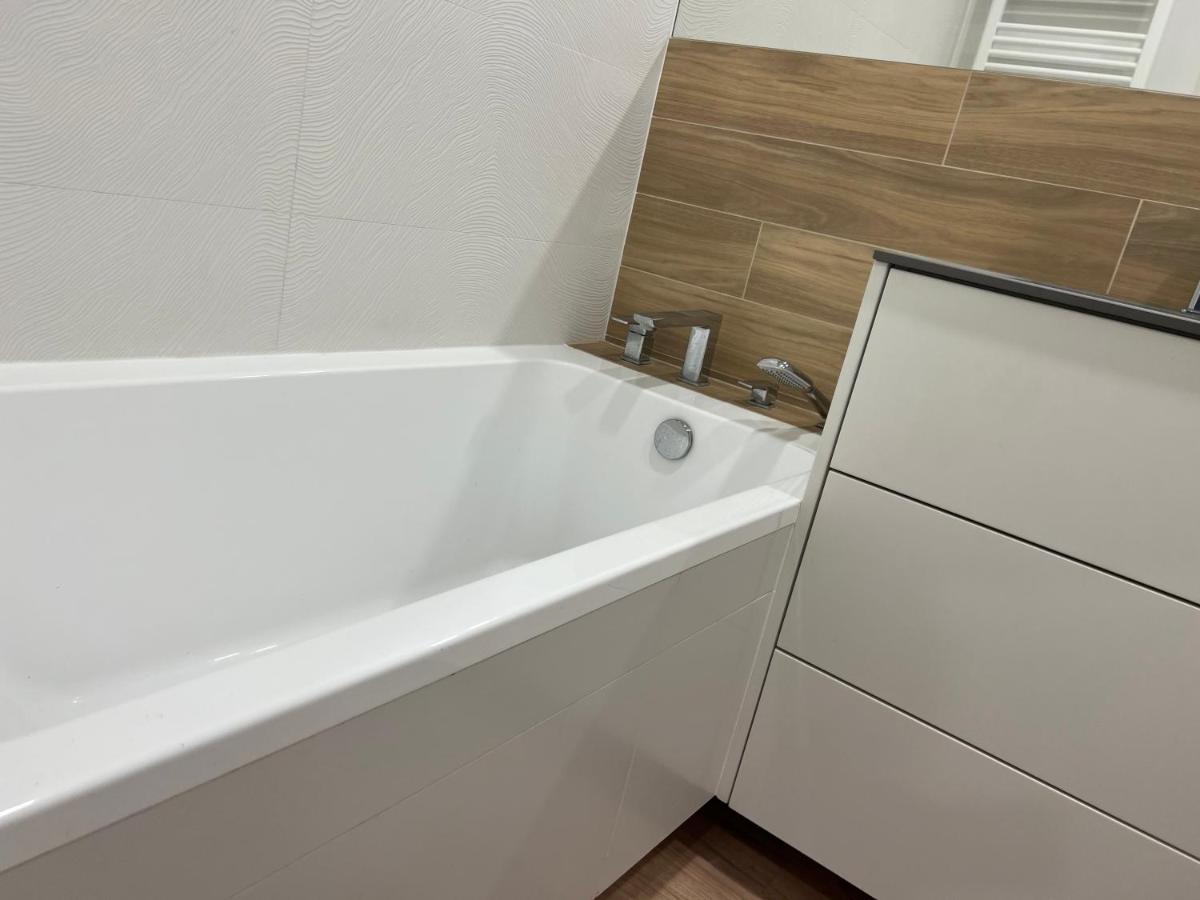 Apartament Mieszczanski Klima-Parkigfree2X-Netflix-Youtube ヴロツワフ エクステリア 写真